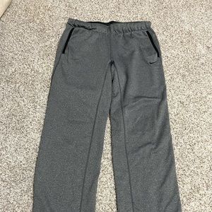 Gray Nike sweatpants (S)